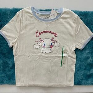 Sanrio Cream and Blue Cinnamoroll Tee Size M Women